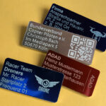 Logo-, Label- und QR-Code-Plaketten zur Kennzeichnung von Drohnen