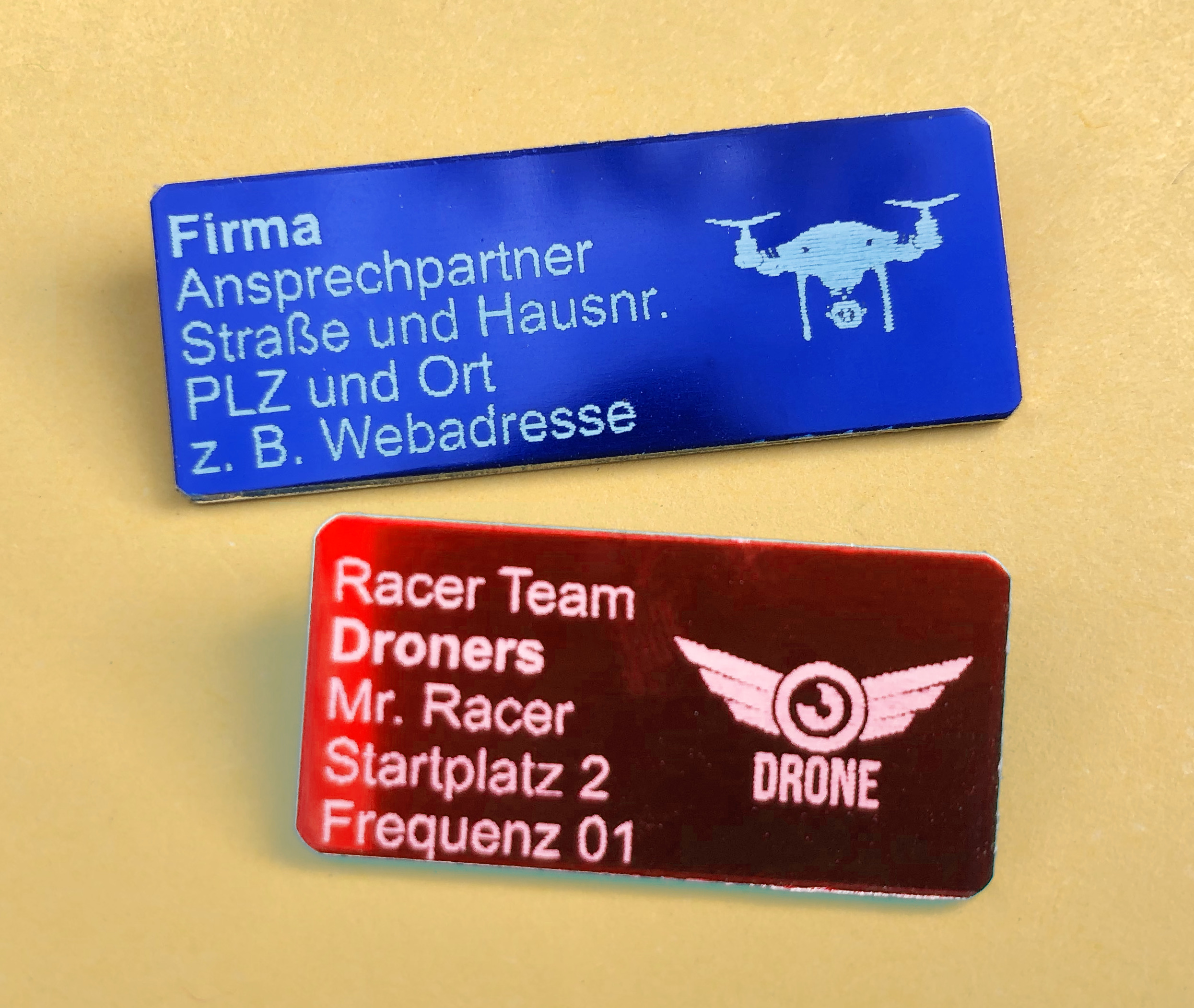 Logo-Plaketten zur Kennzeichnung von Drohnen